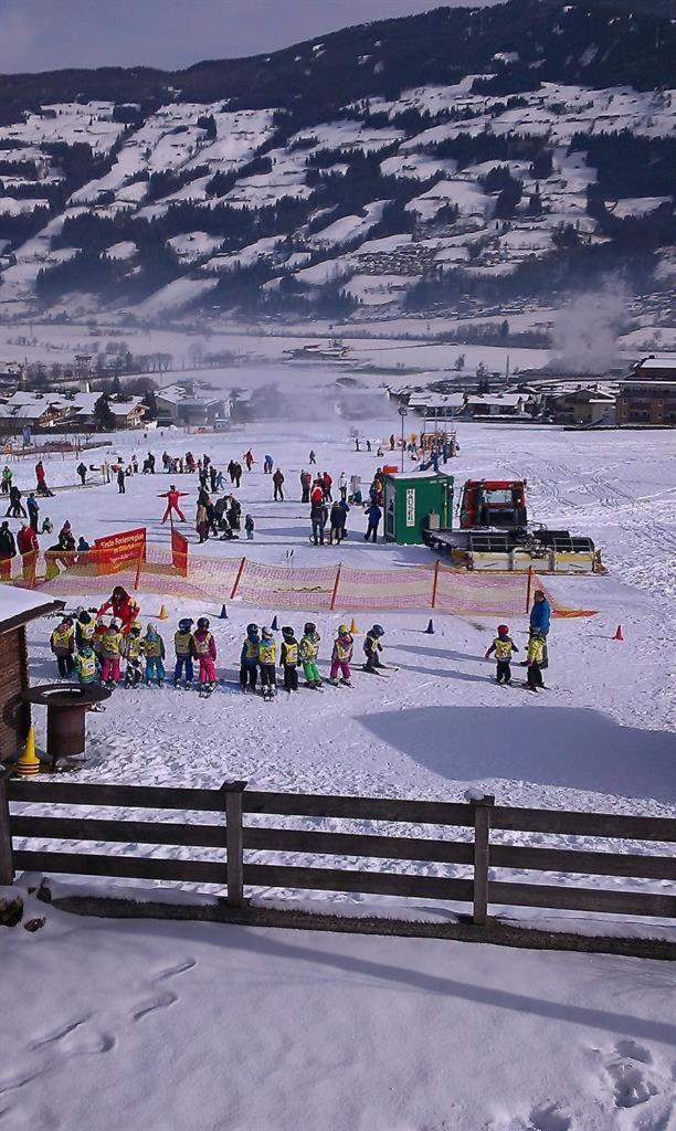 Ferienwohnungen Egger - Direkt An Der Spieljochbahn Fügen Εξωτερικό φωτογραφία